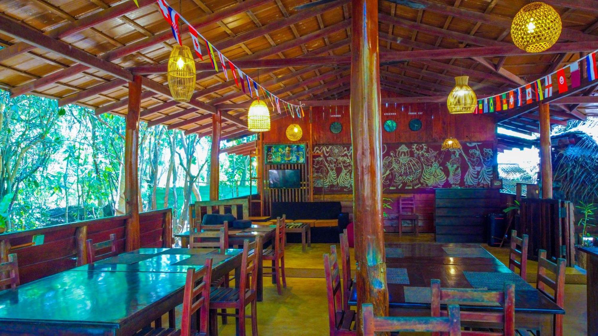 Jungle Host Hostel And Tree House Sigiriya Exterior photo